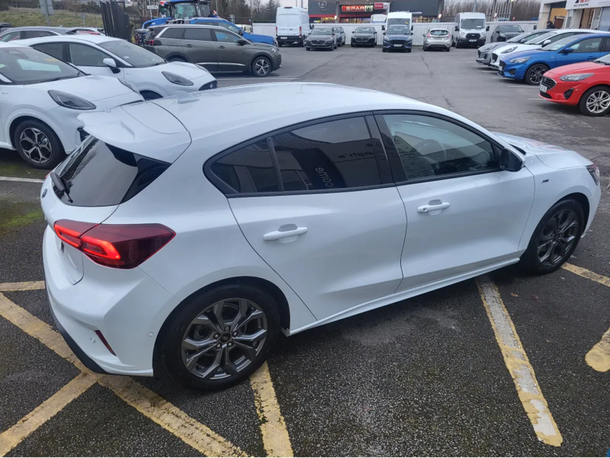 Ford Focus ST-LINE 1.0T 125 M6 FWD - Image 4