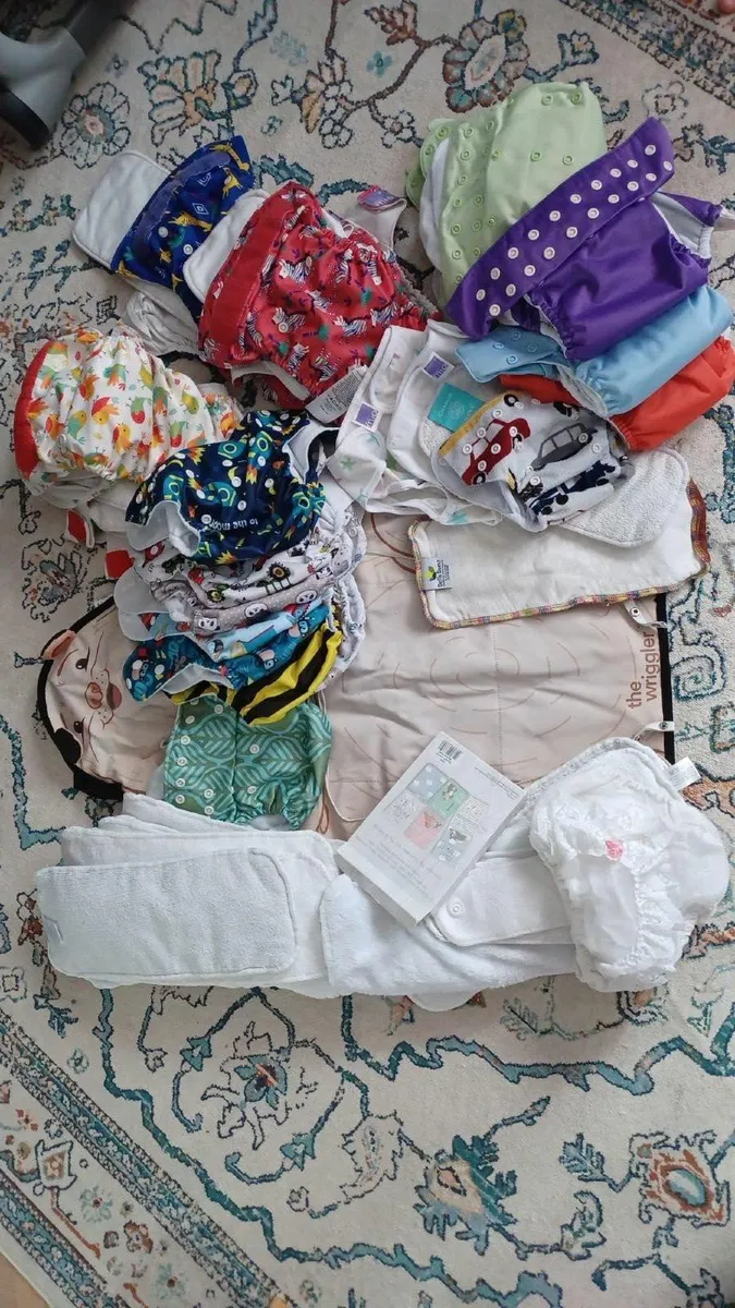 Large bundle-Reusable cloth nappies and baby items - Image 4