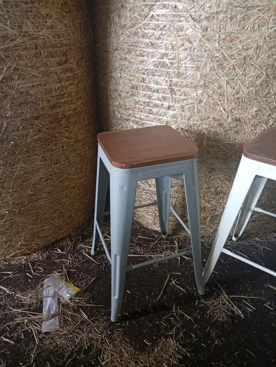 Bar stool - Image 1