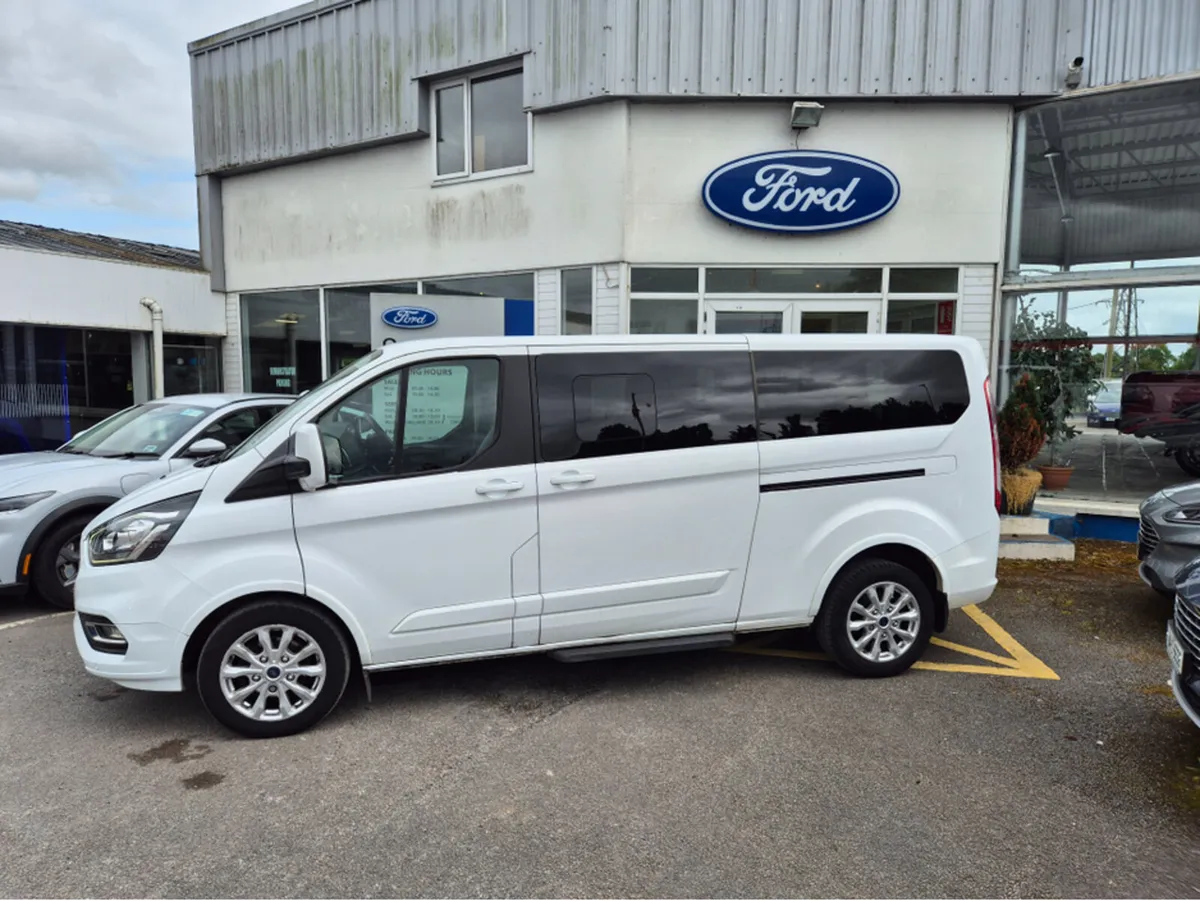 Ford Tourneo Custom 125 T35 0 BUS M1 320L LIMITED - Image 2