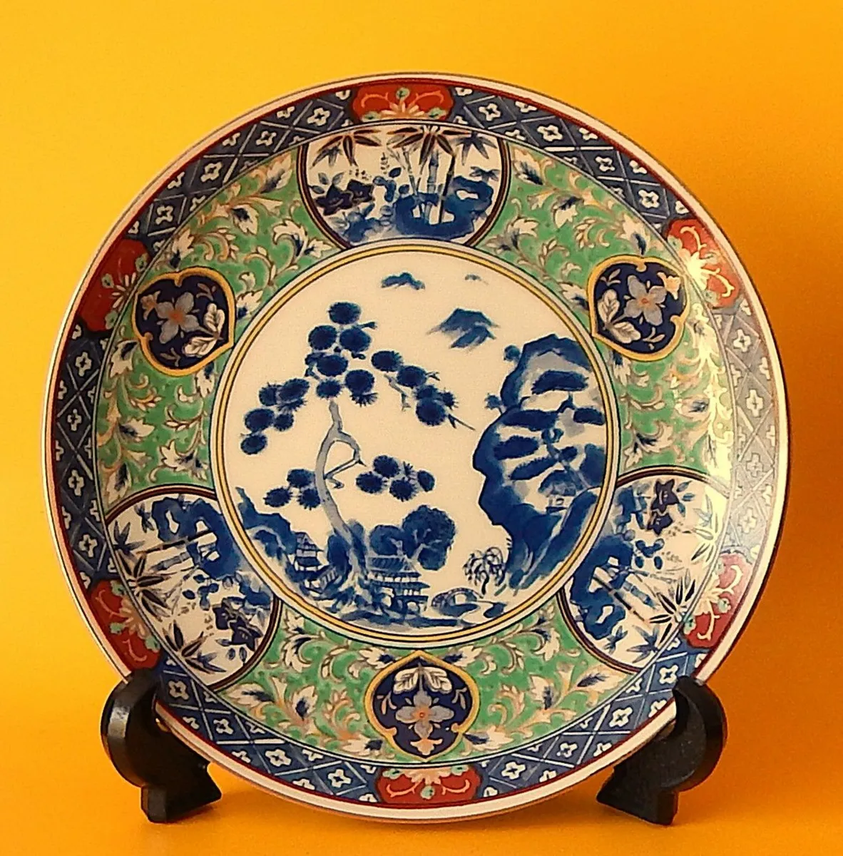 2 Japanese Imari Hand Decorated Porcelain Plates - Image 3