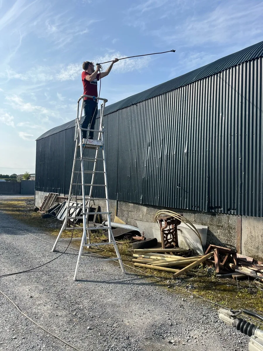 Cleaning and painting on farm, Sheds - Image 4