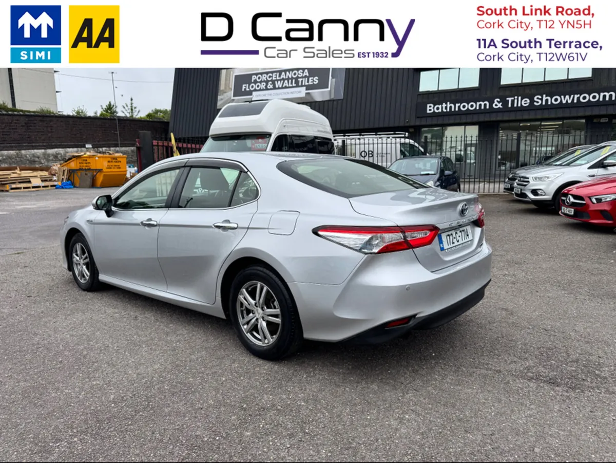 Toyota Camry Hybrid - Image 3