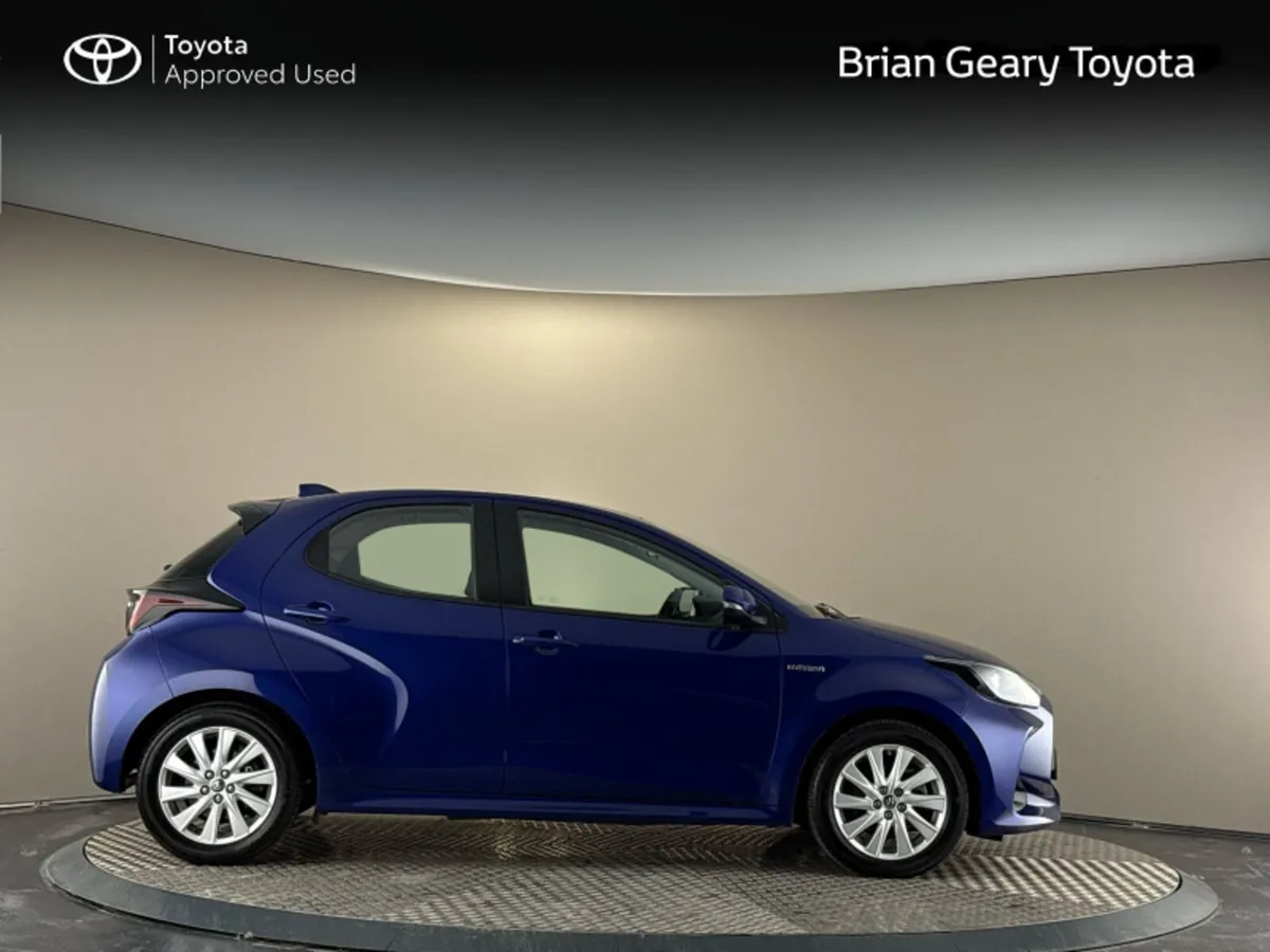 Toyota Yaris HYBRID ICON - Image 3