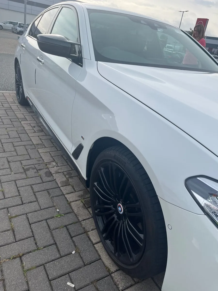 BMW 5-Series 2017 - Image 3