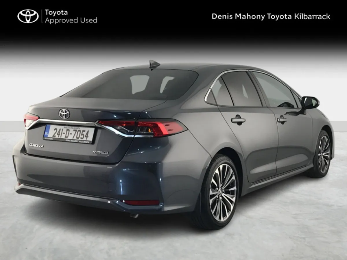 Toyota Corolla LUNA SPORT SALOON 4DR - Image 2