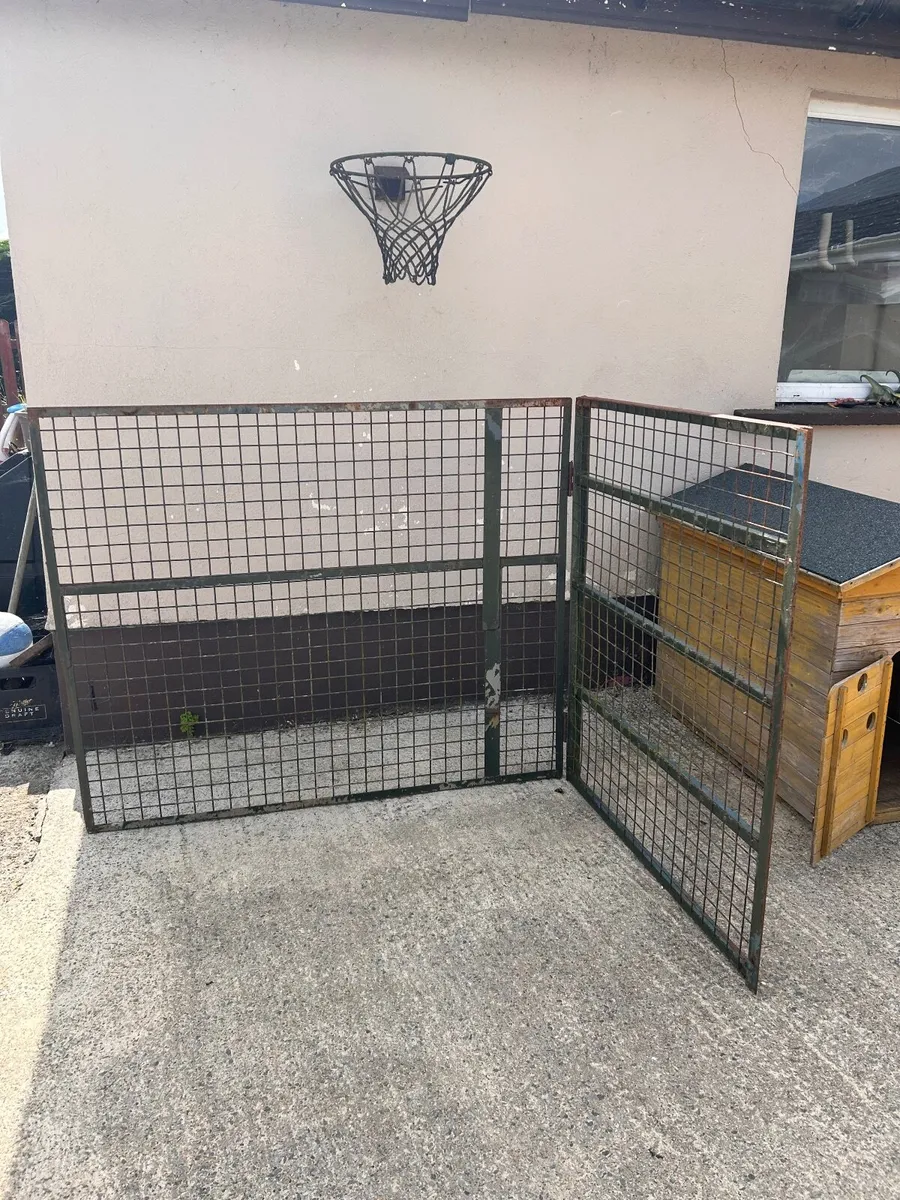 Dog run - Image 2