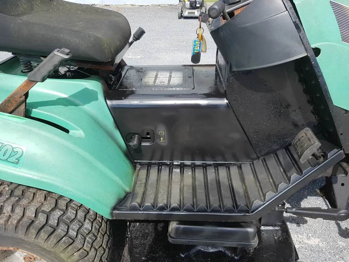 CASTELGARDEN TWINCUT PLUS RIDE ON MOWER - FOR SALE - Image 4