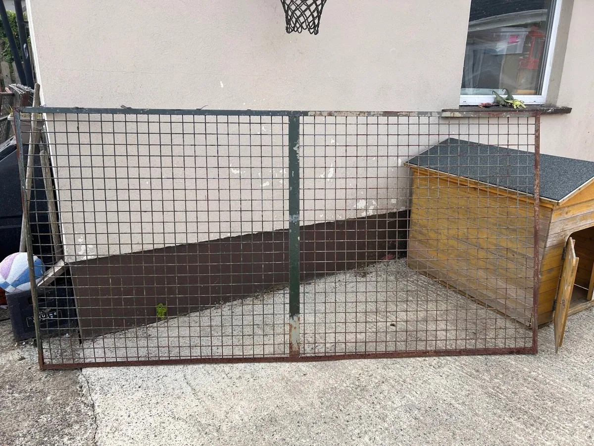 Dog run - Image 1