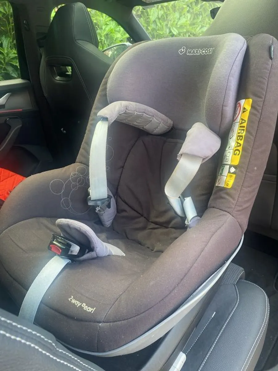Maxi Cosi Car Seat - Image 2