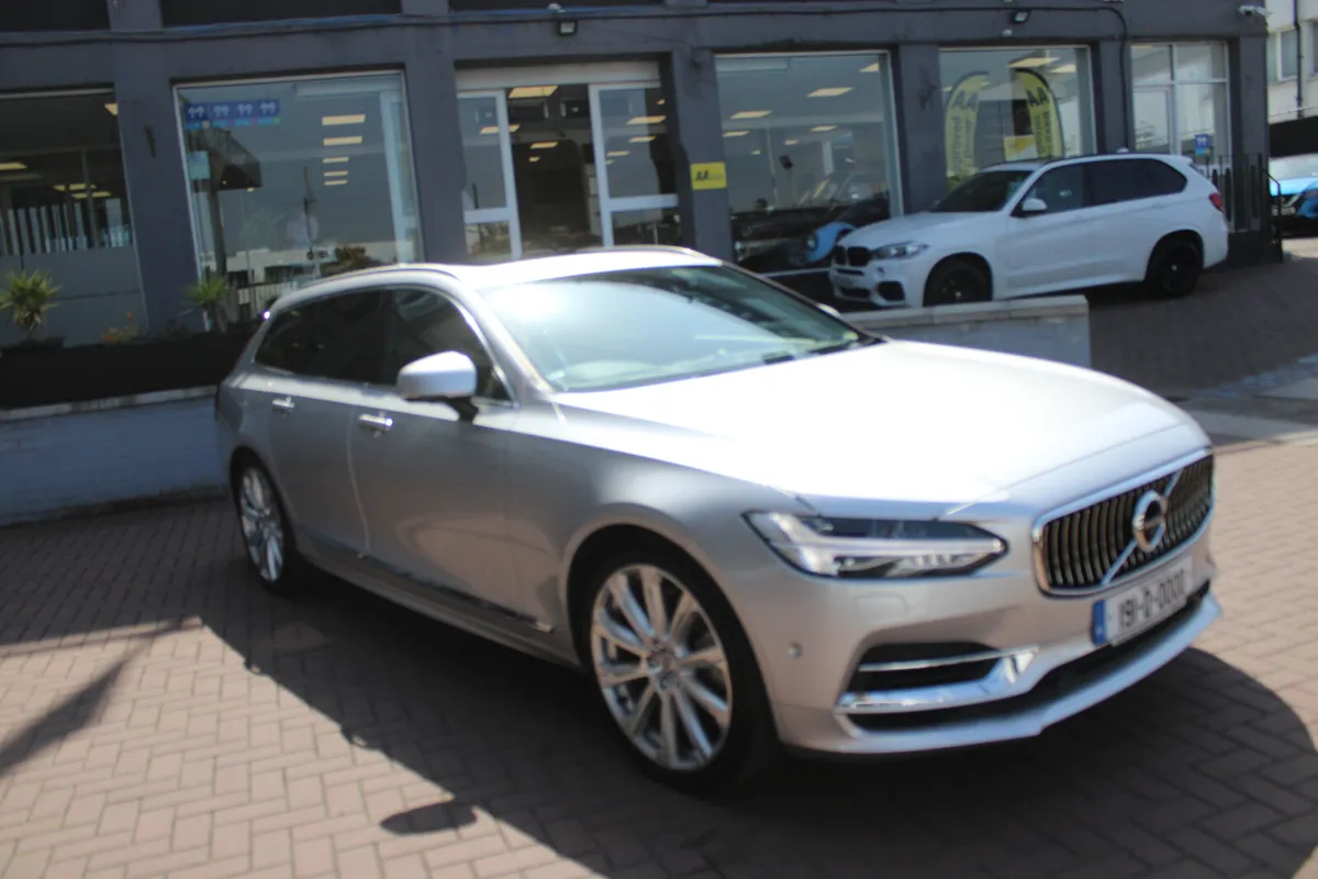 2019 VOLVO V90 - Image 1