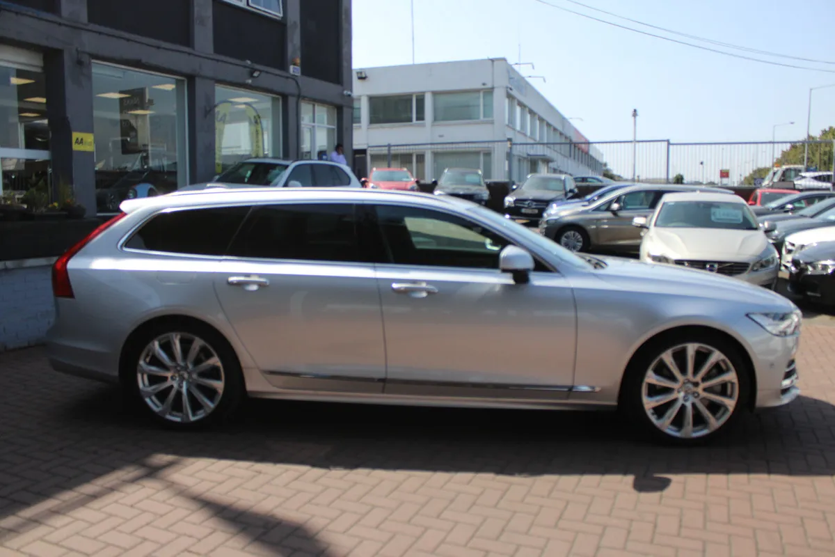2019 VOLVO V90 - Image 3