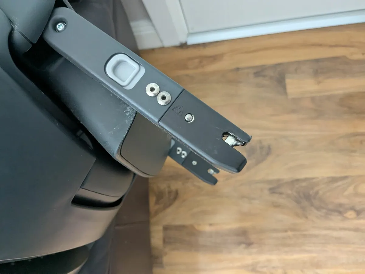 2 Isofix High Back Car Seats (BeSafe) - Image 3
