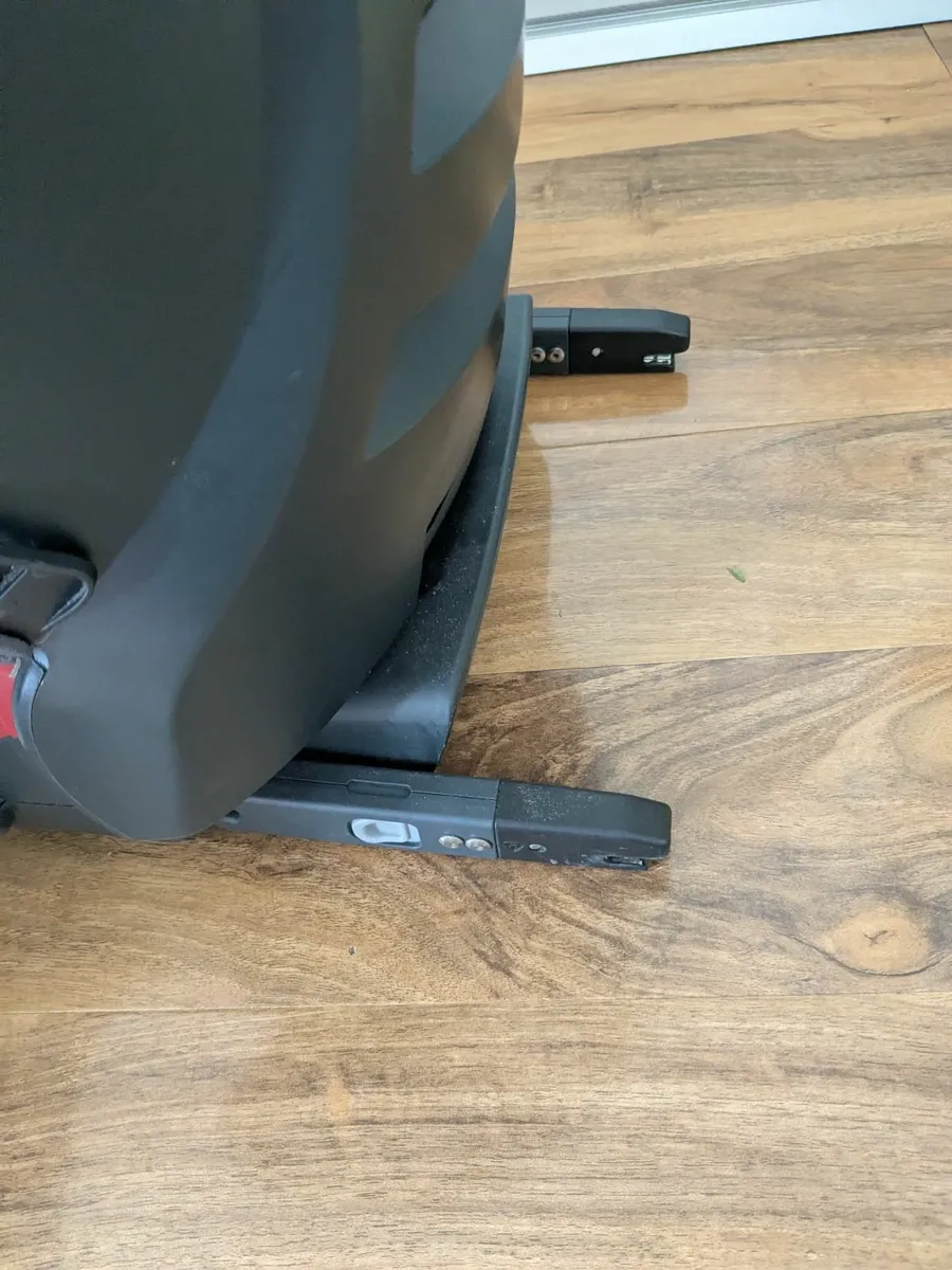 2 Isofix High Back Car Seats (BeSafe) - Image 4