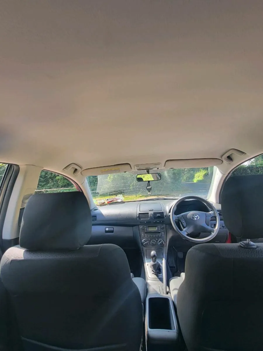 Toyota Avensis 1.6 - Image 3