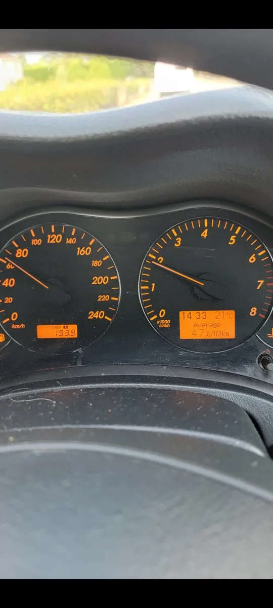 Toyota Avensis 1.6 - Image 4