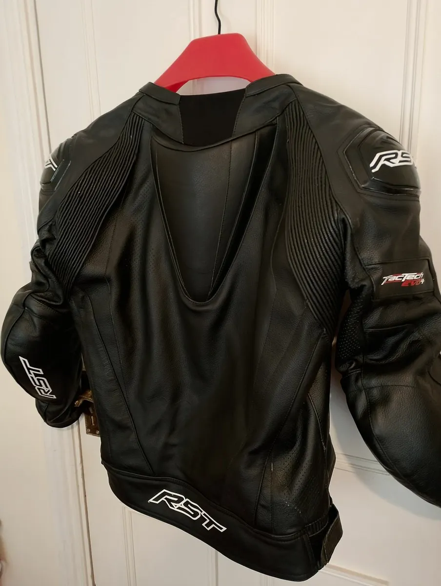 Motorcycle Gear - Image 4