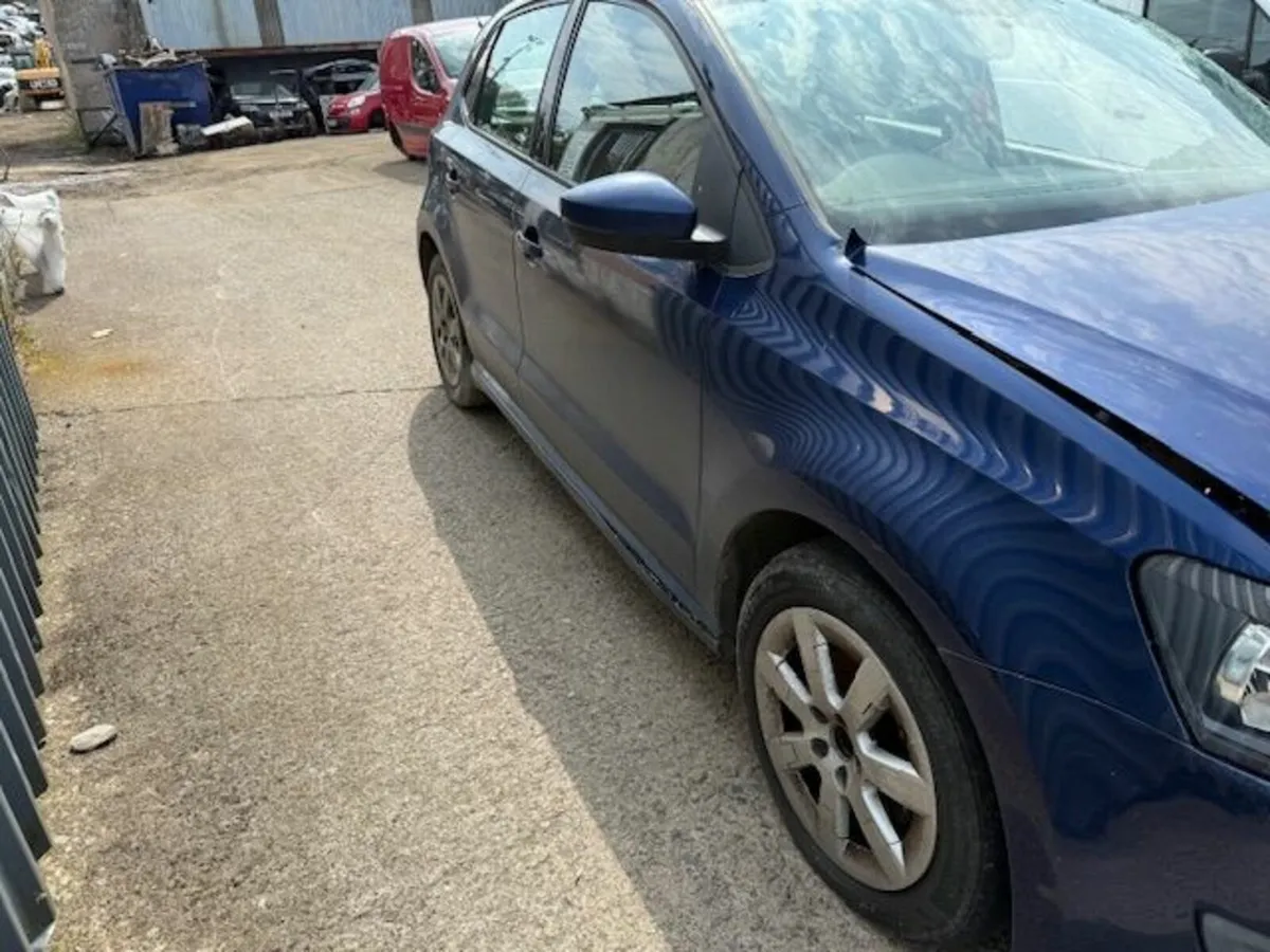 2010 VOLKSWAGEN POLO 1.2L-D - Image 2