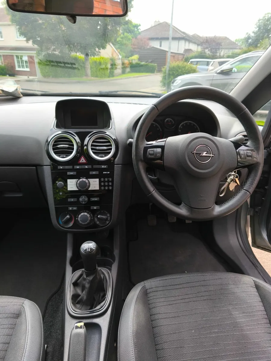 Opel Corsa 2014 - Image 2