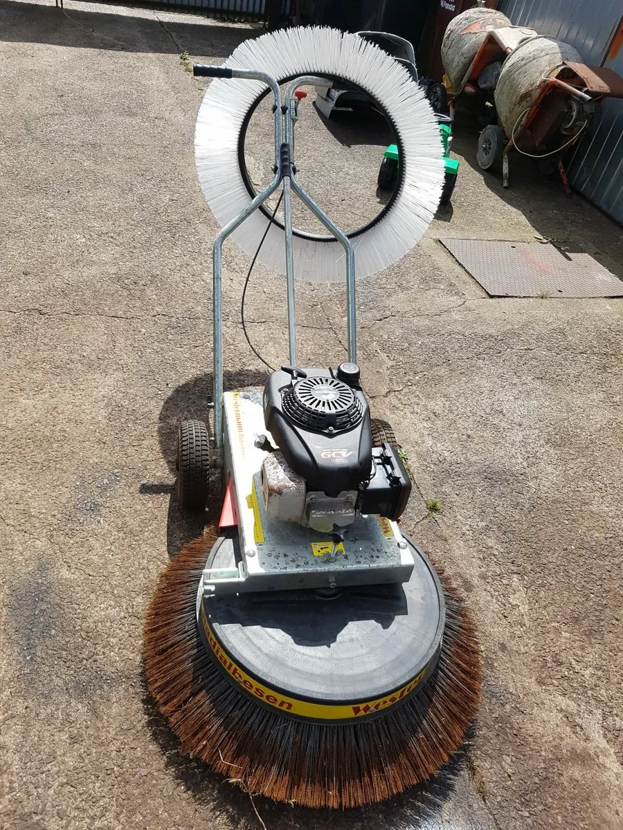 WESTERMANN COMMERCIAL MOSS BRUSH - FOR SALE - Image 1