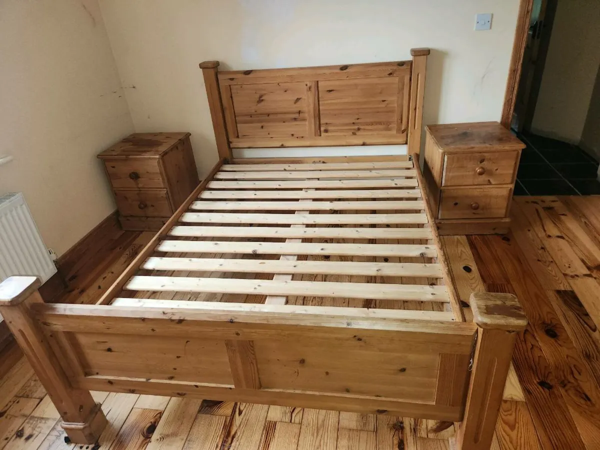 Pine Double bed with lockers