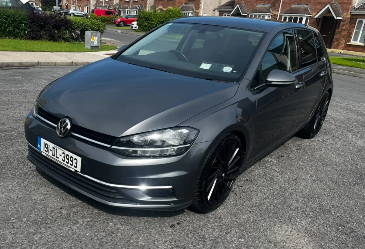 191 Volkswagen Golf 1.6 TDI Match 115PS 5DR - Image 2