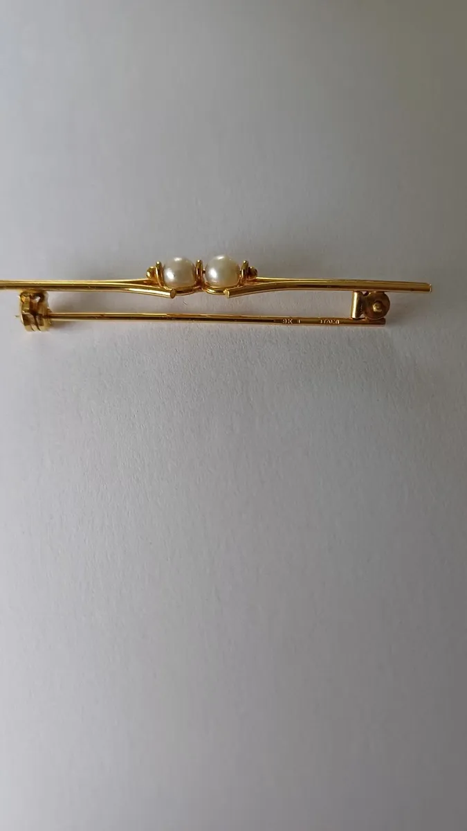 Brooch - Image 1