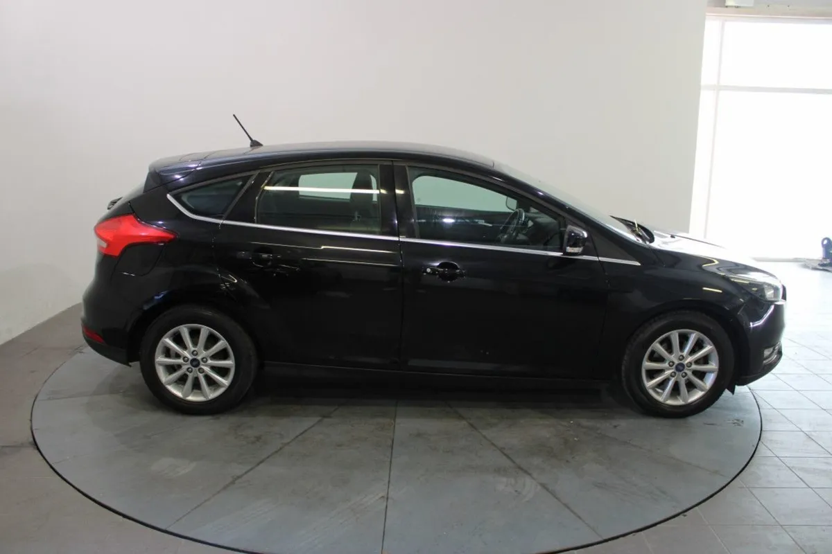 Ford Focus 1.5 Tdci 95ps Titanium - Image 3