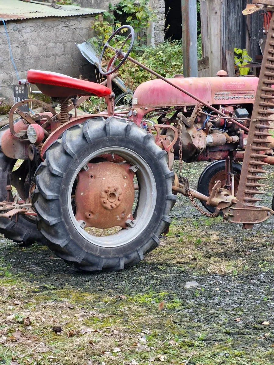 Antique tractor - Image 1
