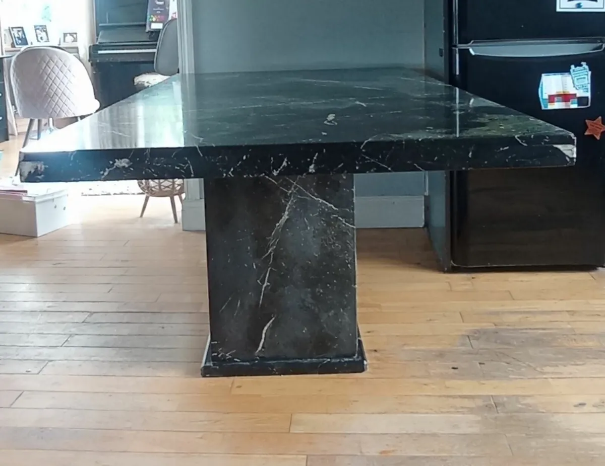 Marble dining table - Image 2