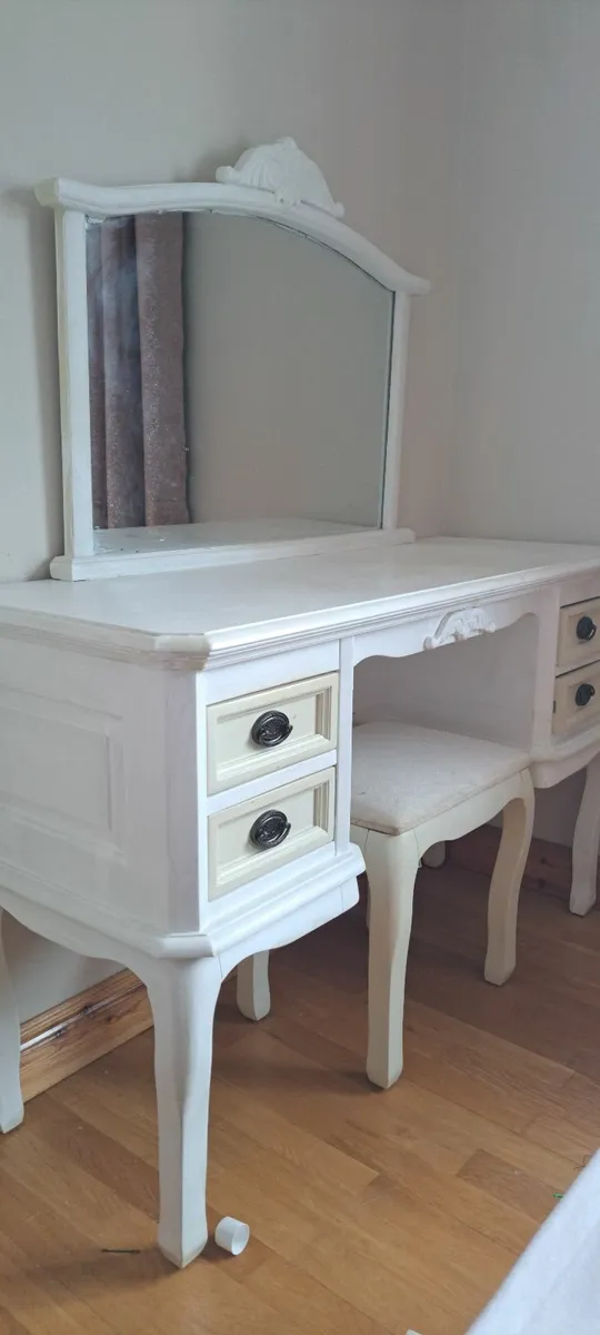 Furniture Vanity Unit - Image 1