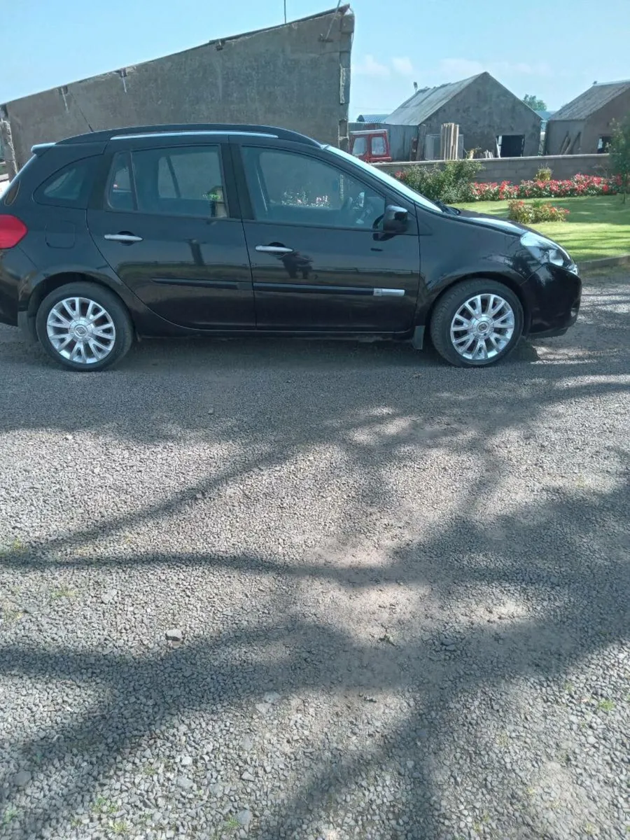 Renault clio estate 16 v 1 2 dynamite tom tom - Image 1