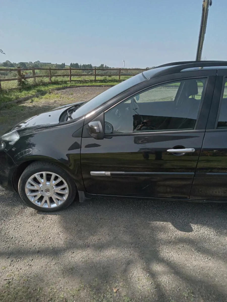 Renault clio estate 16 v 1 2 dynamite tom tom - Image 3