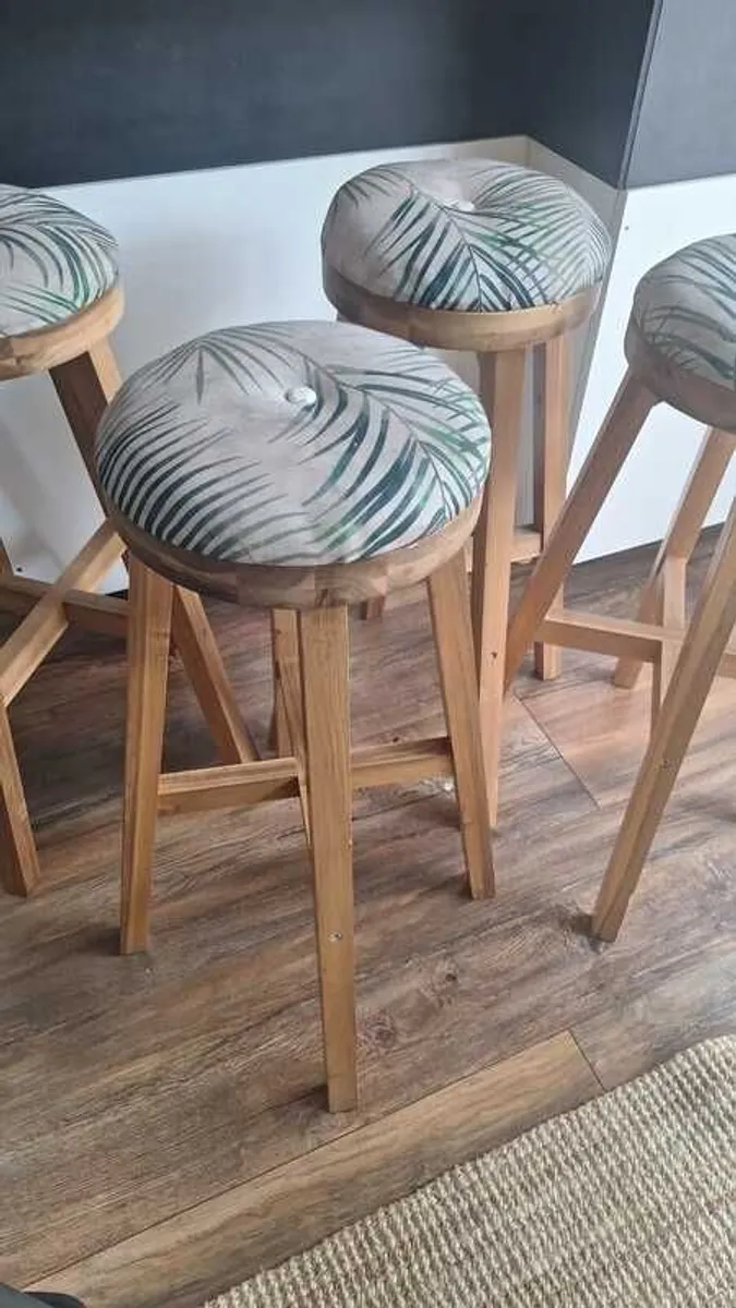 Kitchen bar stool - Image 1