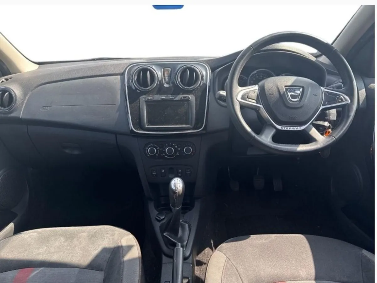 Dacia Logan 0.9 TCe 90 Signature Stepway - Image 2