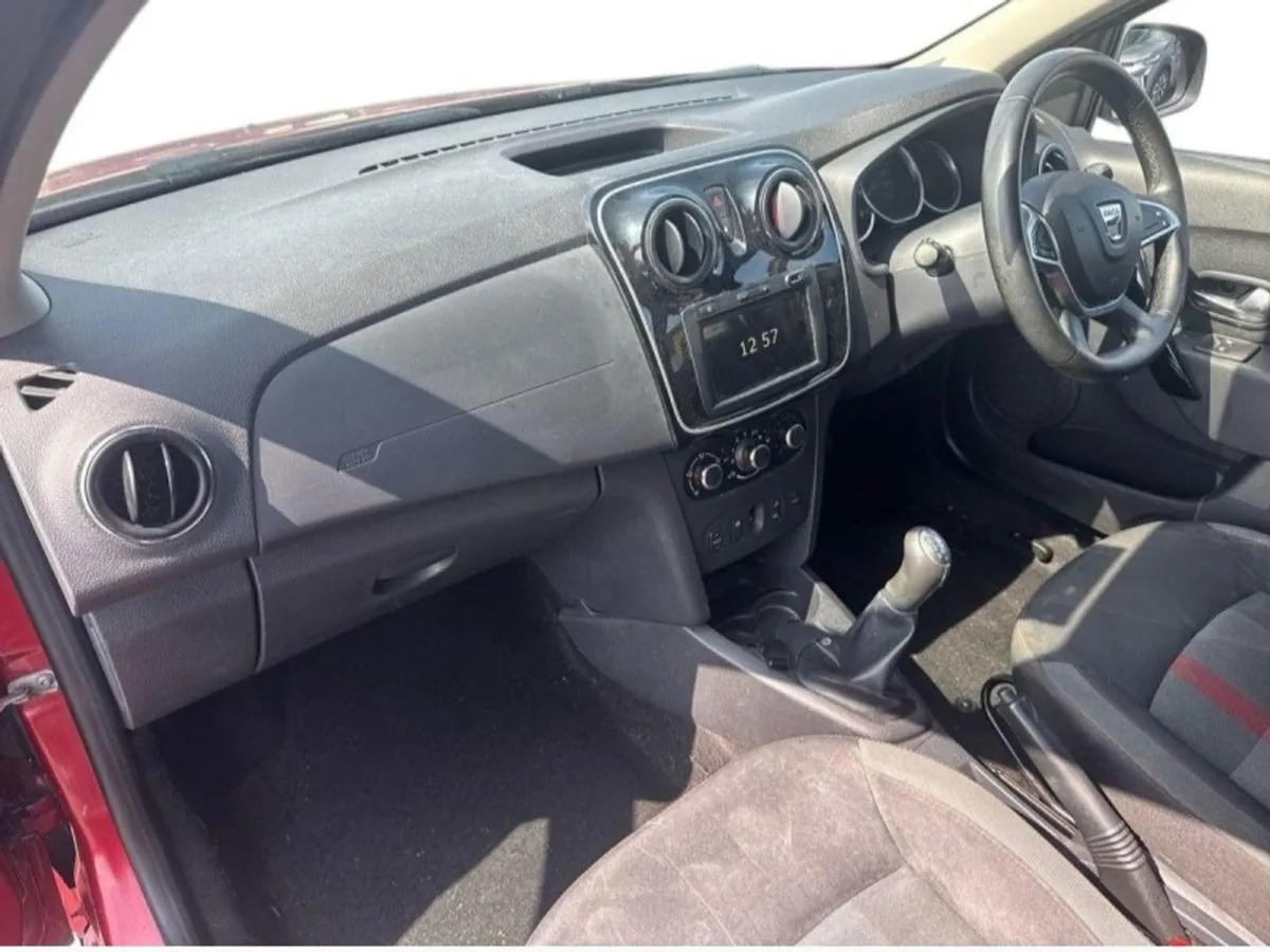 Dacia Logan 0.9 TCe 90 Signature Stepway - Image 4