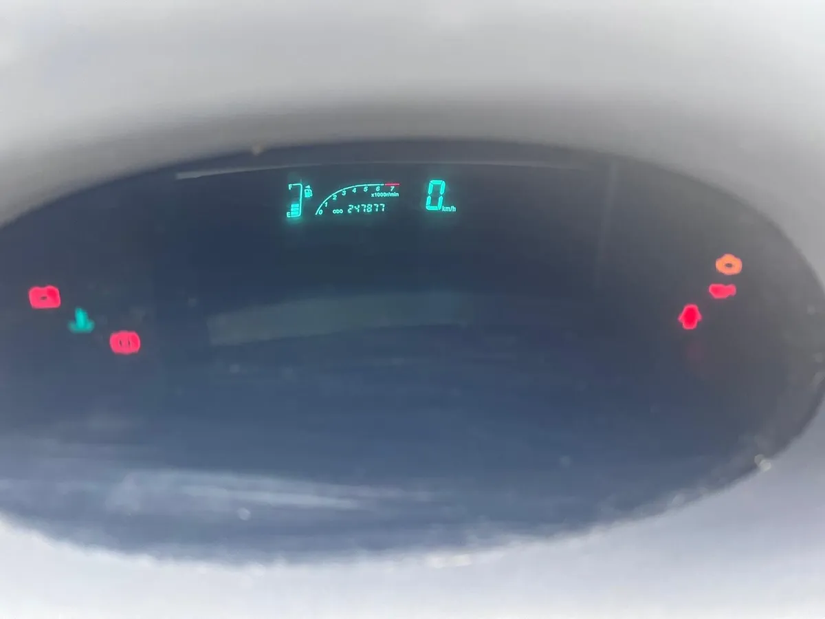 Toyota Yaris 2005 - Image 3