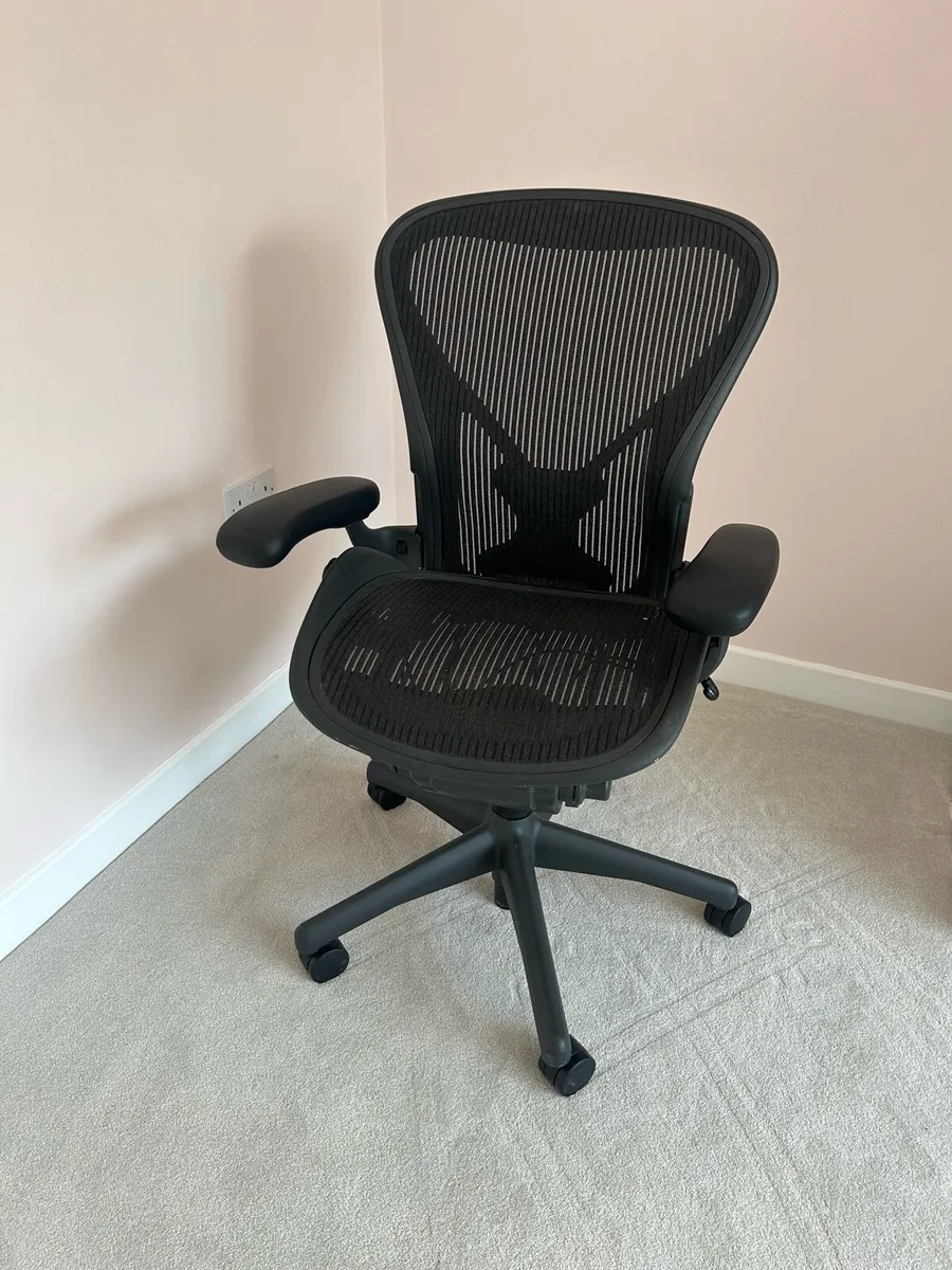 Desk/ office chair  FREE - Image 1