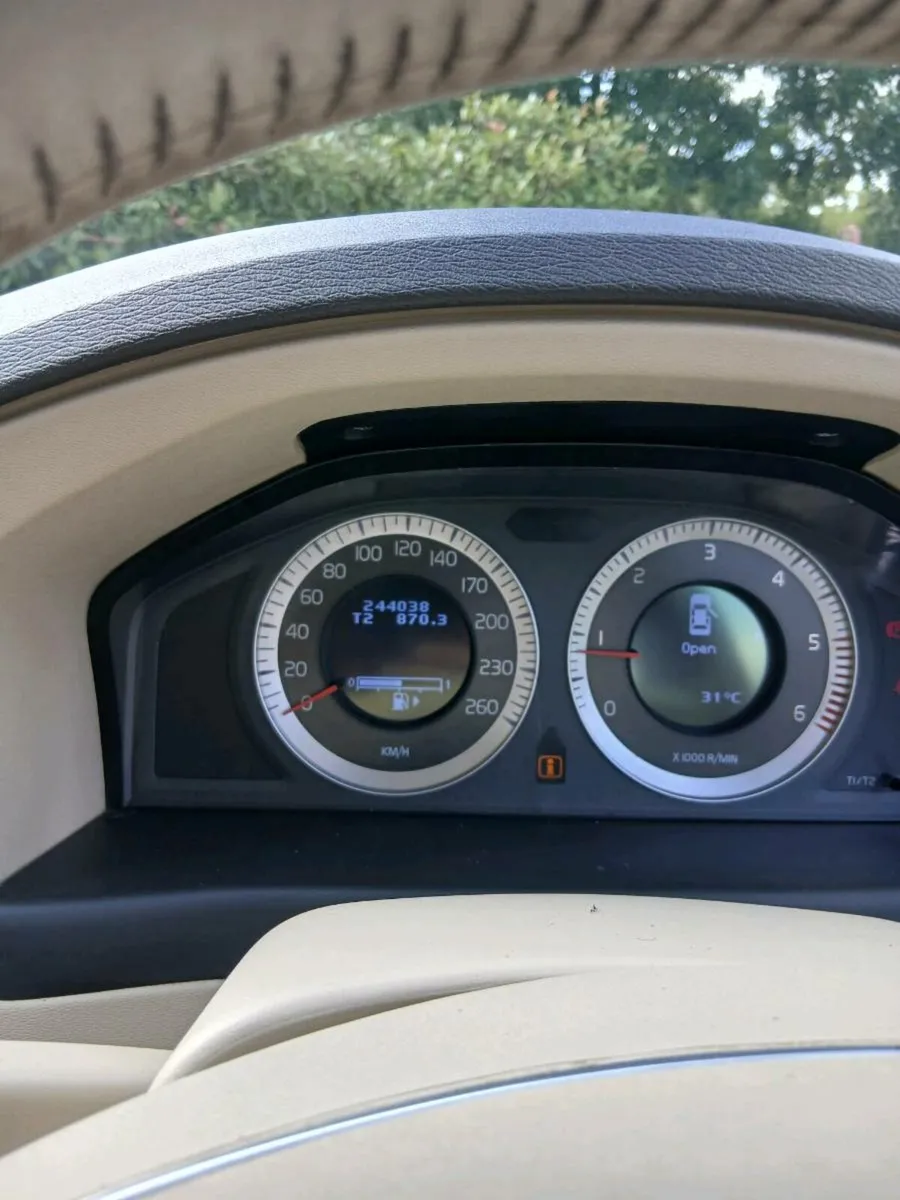 Volvo s80 tax 01/26 nct 07/26 - Image 3