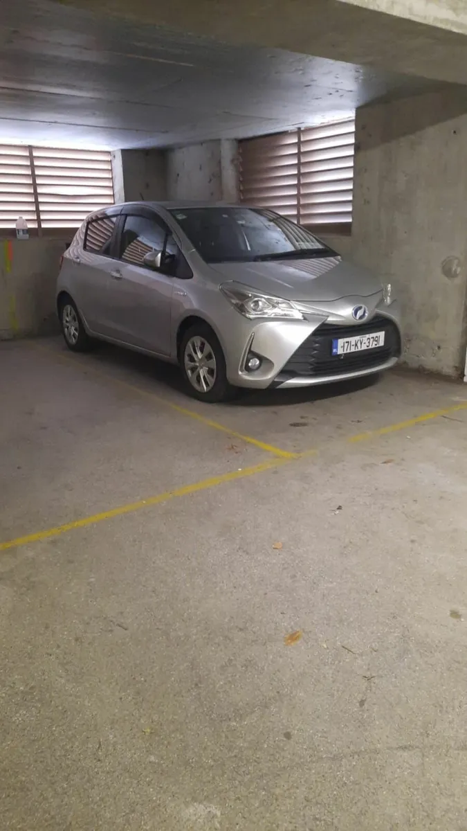 Toyota Vitz 2017 1.5L hybrid - Image 2