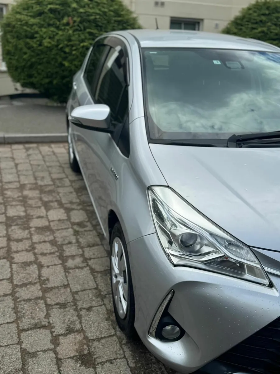 Toyota Vitz 2017 1.5L hybrid - Image 4