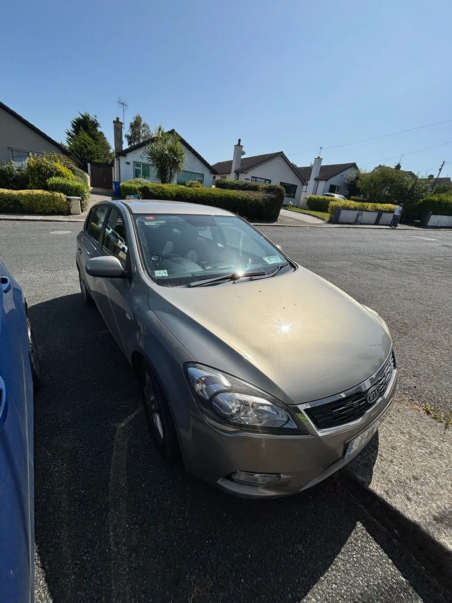 Kia Ceed 2011 - Image 2