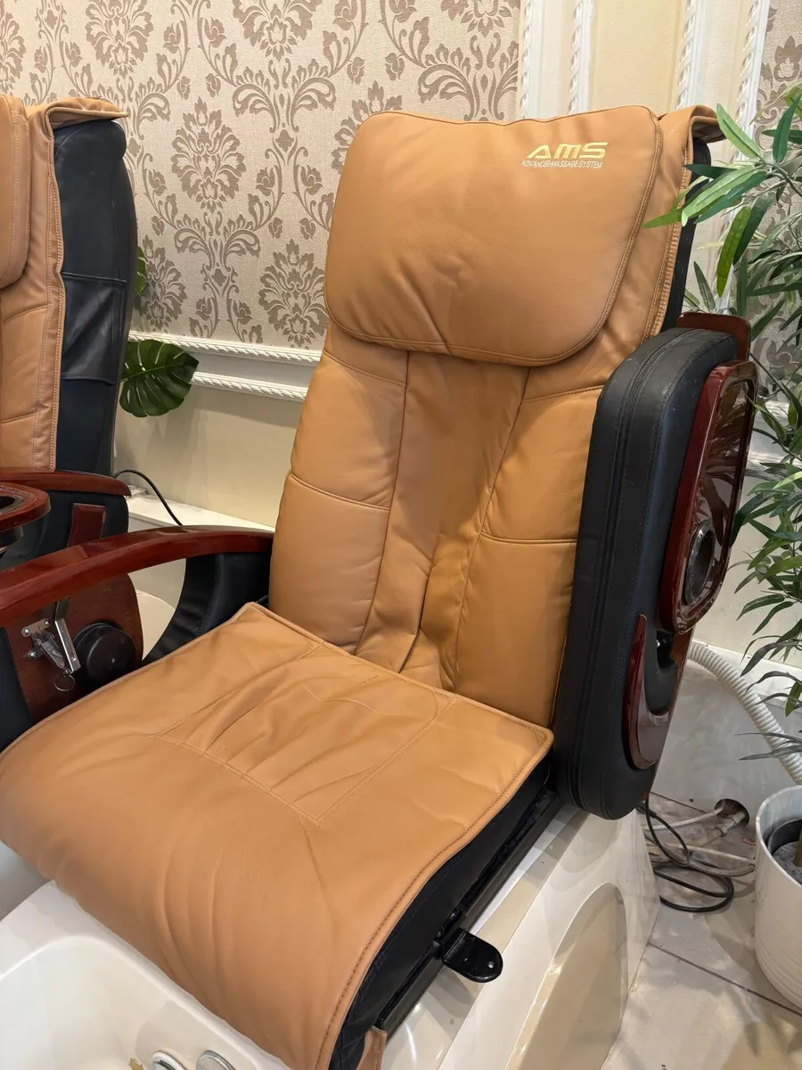 6x Free Pedicure chair - Image 2