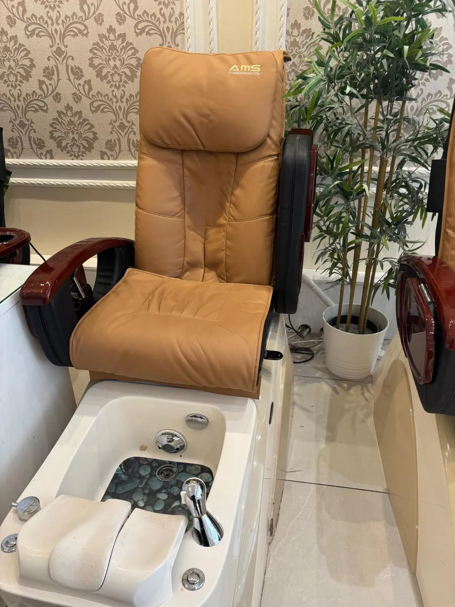 6x Free Pedicure chair - Image 3