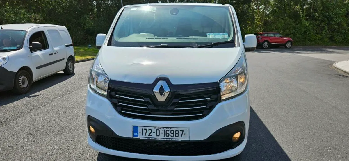 RENAULT TRAFIC SPORT - Image 2