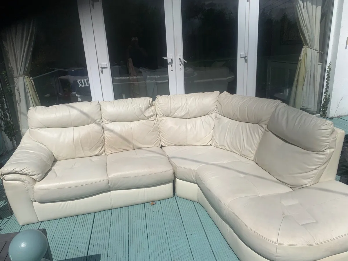 Leather corner Couch - Image 3