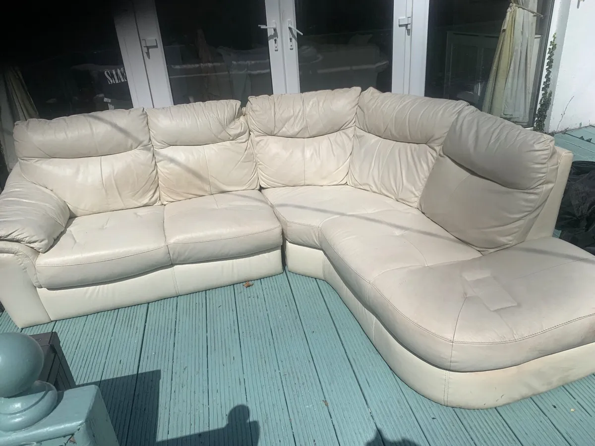 Leather corner Couch - Image 4