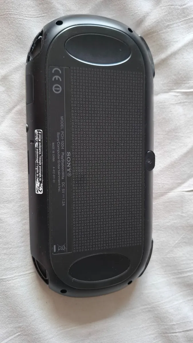 Playstation Vita Oled + memory card 16GB +case +ch - Image 4