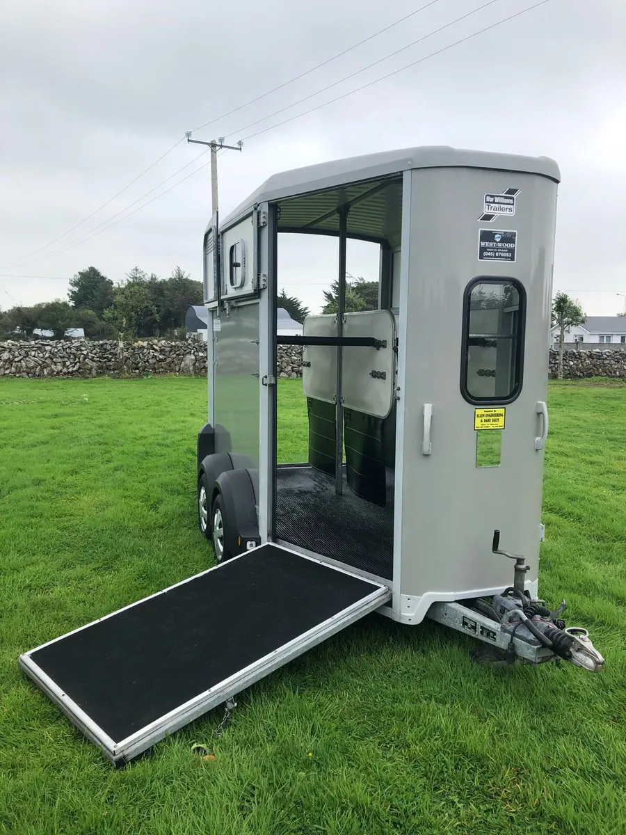 506 horse box- excellent condition - Image 2