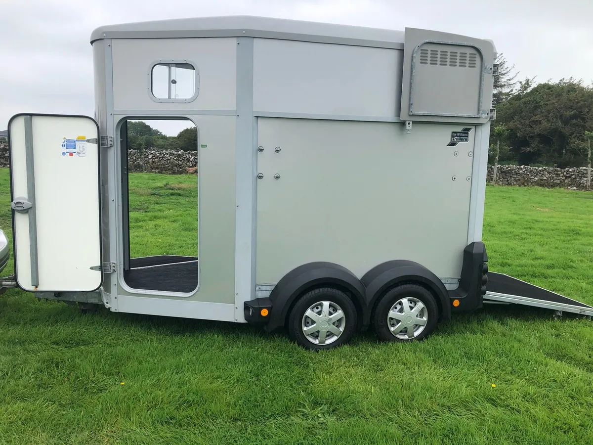 506 horse box- excellent condition - Image 3